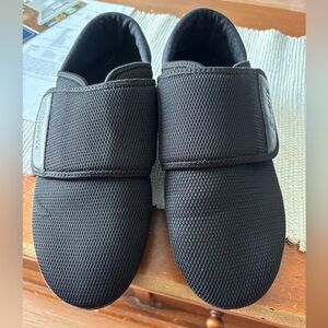 Silvert's Black Adaptive Shoes/slippers US 9